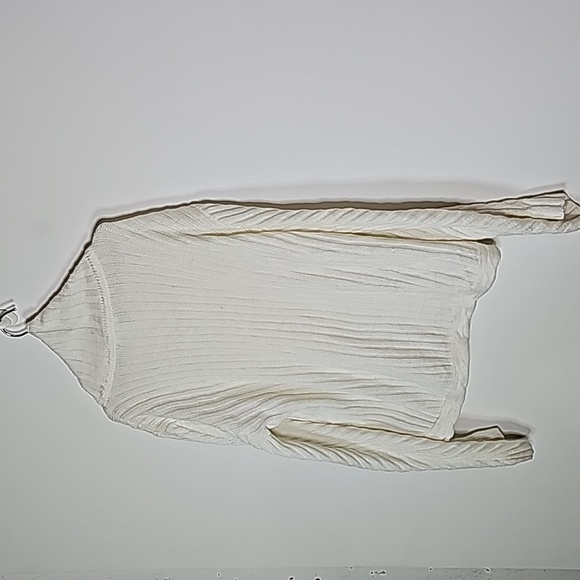 Venus XS light cream color turtleneck sweater - Picture 3 of 7